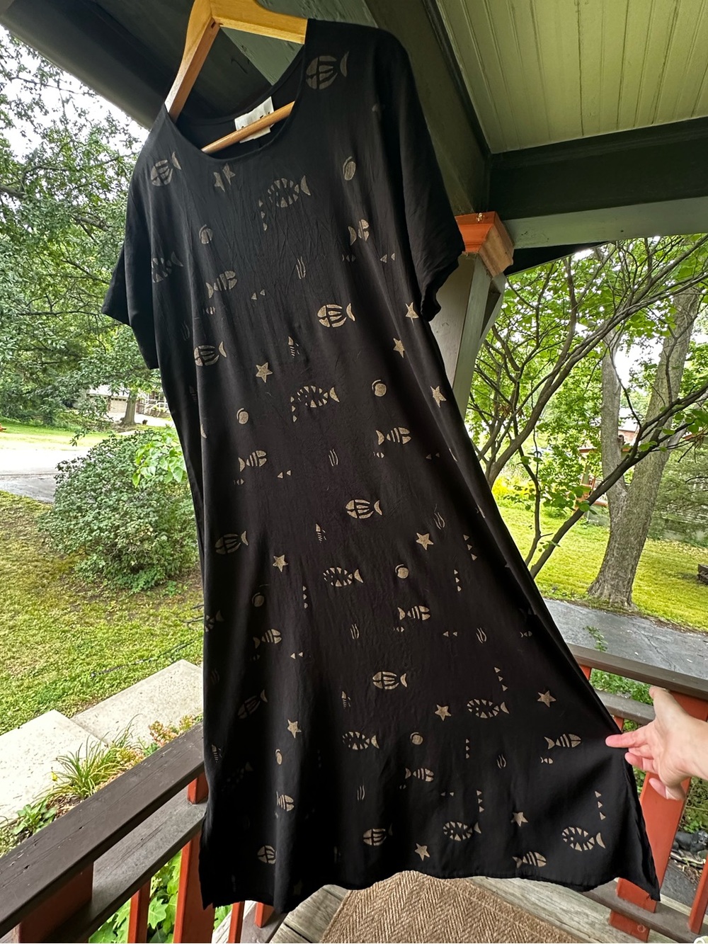 Vintage Crazy Fish USA Linen Dress
Size Medium